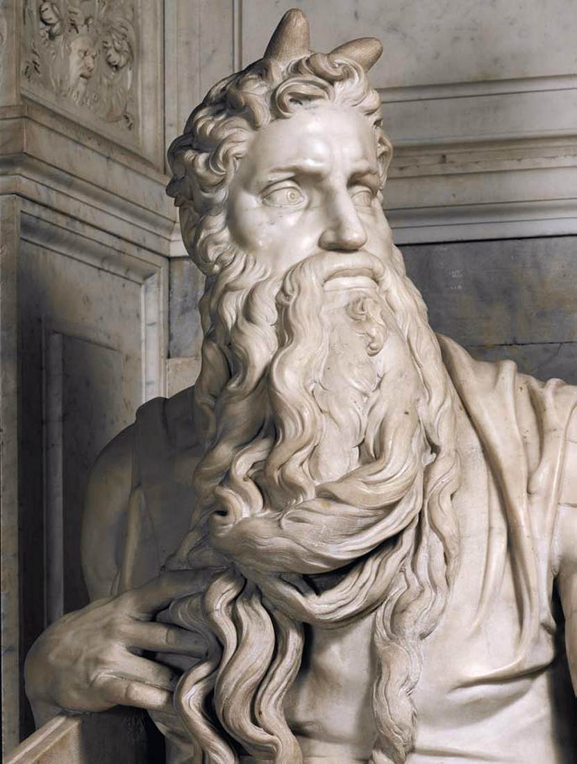 上图:米开朗基罗(Michelangelo)于1516年在梵蒂冈圣彼得锁链教堂(San Pietro in Vincoli)雕刻的大理石摩西像,头上长着两个角。艺术史学者Ruth Mellinkoff在《中世纪艺术与思想中的长角摩西(The Horned Moses in Medieval Art and Thought)》一书中对这一现象有深入研究。