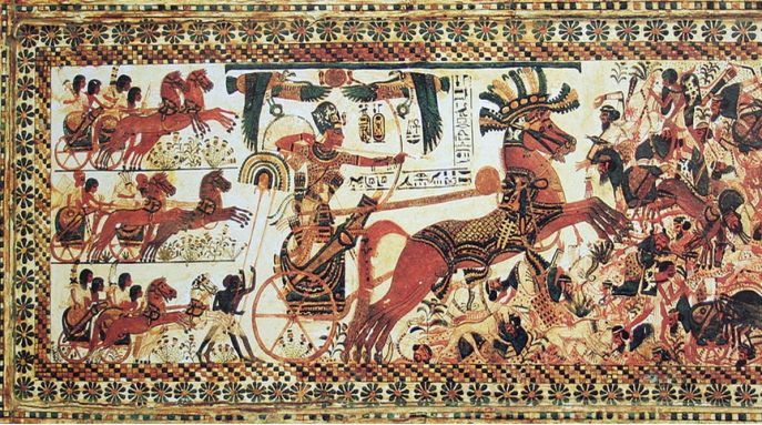 上图:古埃及第十九王朝法老图坦卡蒙(Tutankhamun,主前1332–1323年在位)的战车和马兵,壁画中可见,埃及的战车是二马二轮、两名战士。